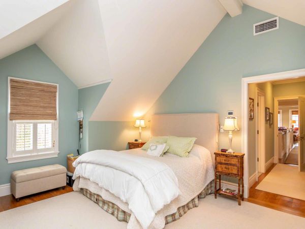 Cape Cod Home 994467