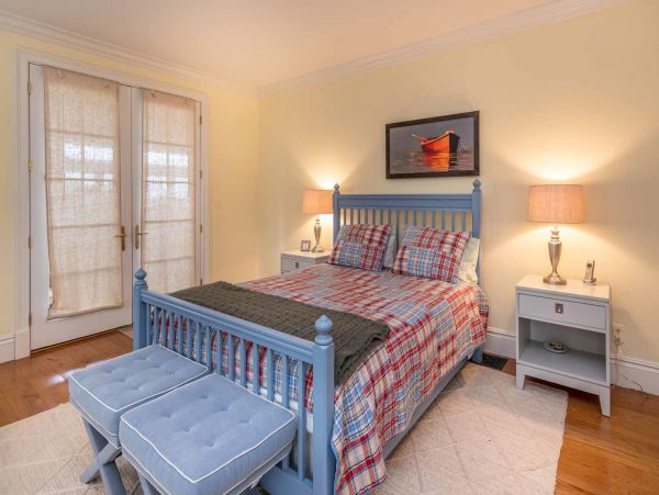 Cape Cod Home 994467