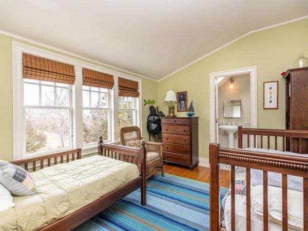 Cape Cod Home 994467