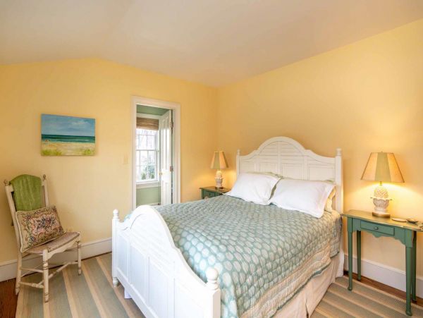 Cape Cod Home 994467