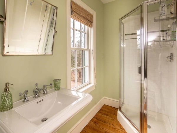 Cape Cod Home 994467