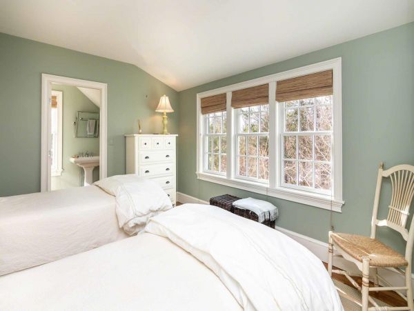 Cape Cod Home 994467