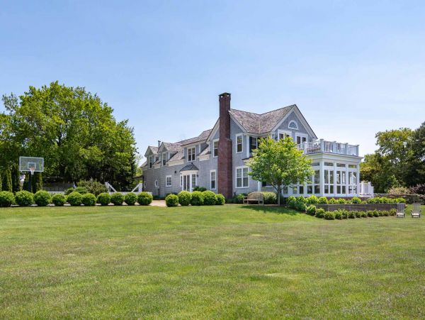 Cape Cod Home 994467