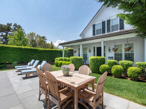 Cape Cod Home 994467
