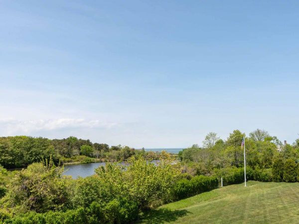 Cape Cod Home 994467