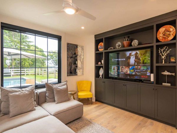 Cape Cod Home 994468