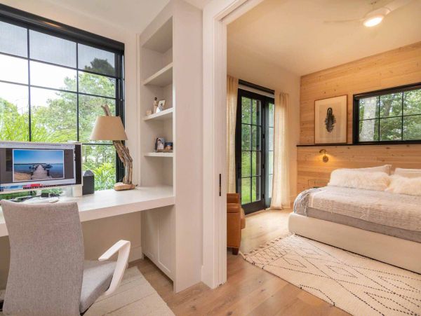 Cape Cod Home 994468