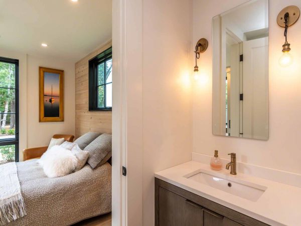 Cape Cod Home 994468
