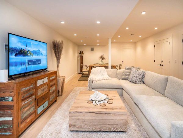 Cape Cod Home 994468