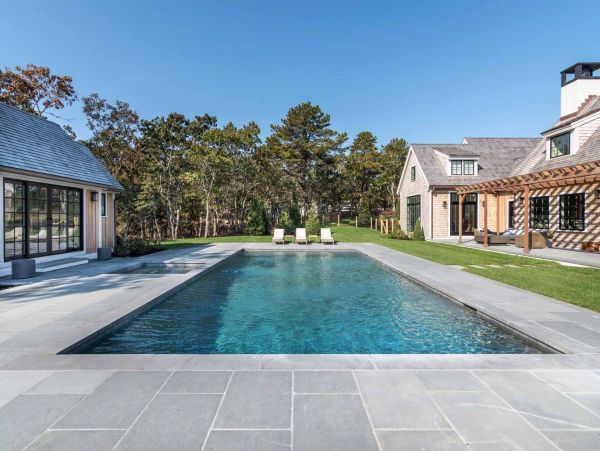 Cape Cod Home 994469
