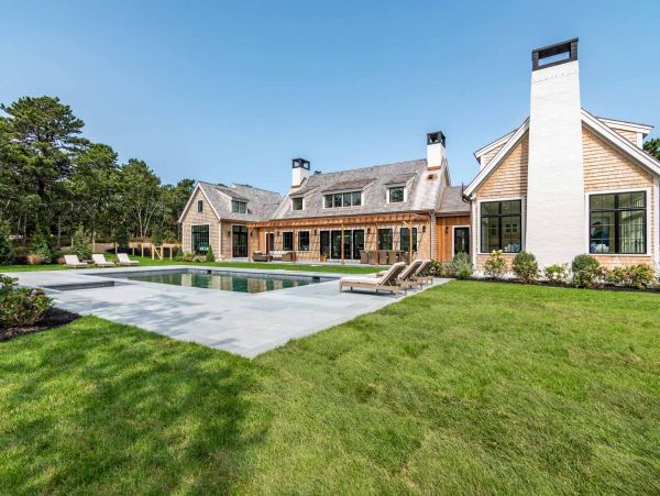 Cape Cod Home 994469