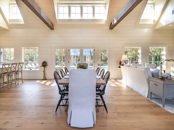 Cape Cod Home 994469