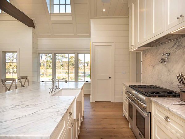 Cape Cod Home 994469