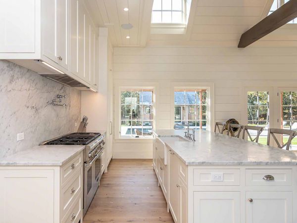Cape Cod Home 994469