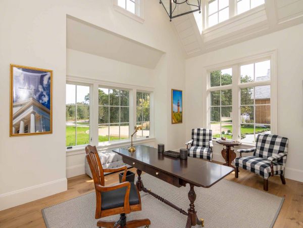 Cape Cod Home 994469