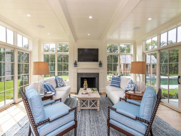 Cape Cod Home 994469