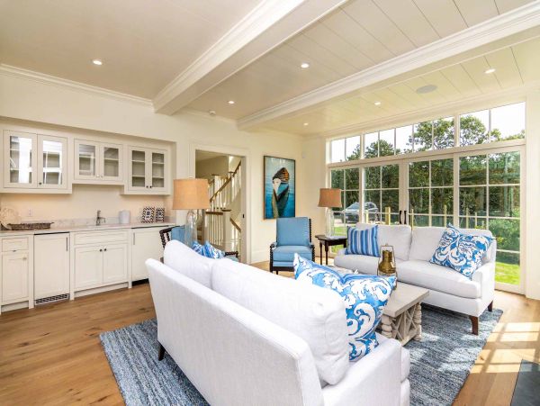 Cape Cod Home 994469