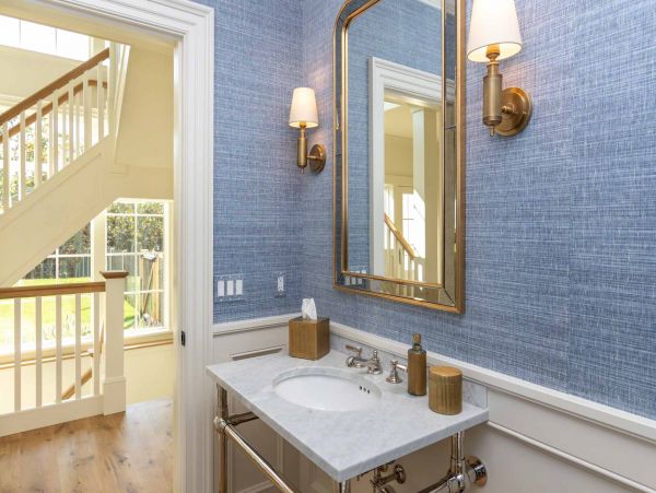 Cape Cod Home 994469