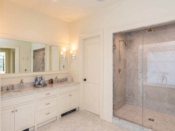 Cape Cod Home 994469