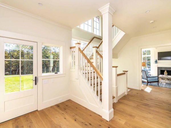 Cape Cod Home 994469