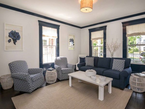 Cape Cod Home 994470