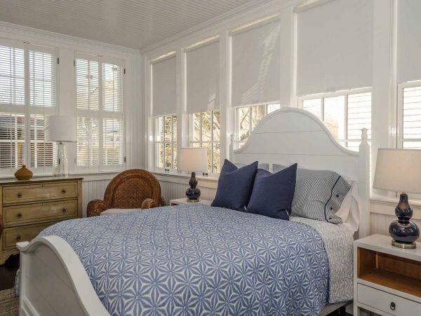 Cape Cod Home 994470
