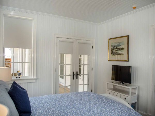 Cape Cod Home 994470