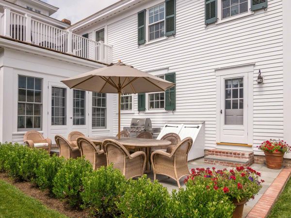 Cape Cod Home 994470