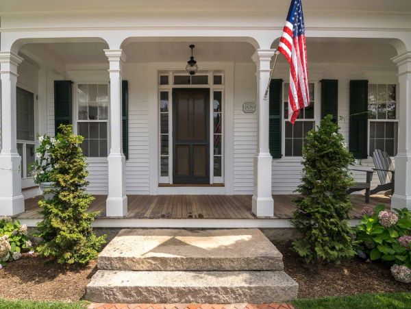 Cape Cod Home 994470