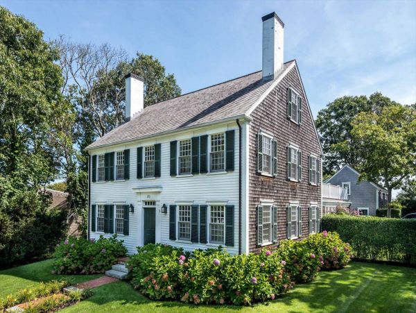 Cape Cod Home 994471