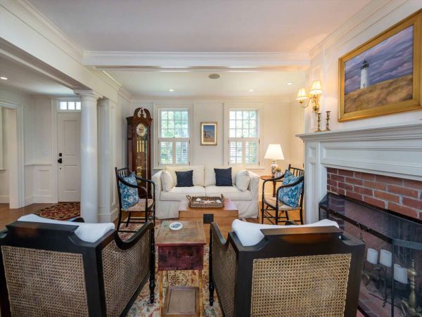 Cape Cod Home 994471