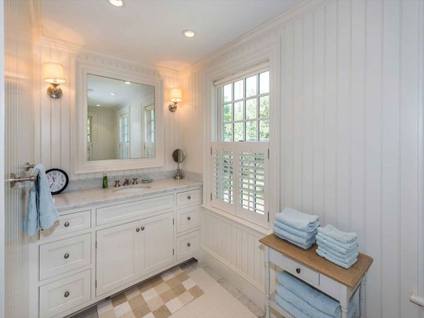 Cape Cod Home 994471