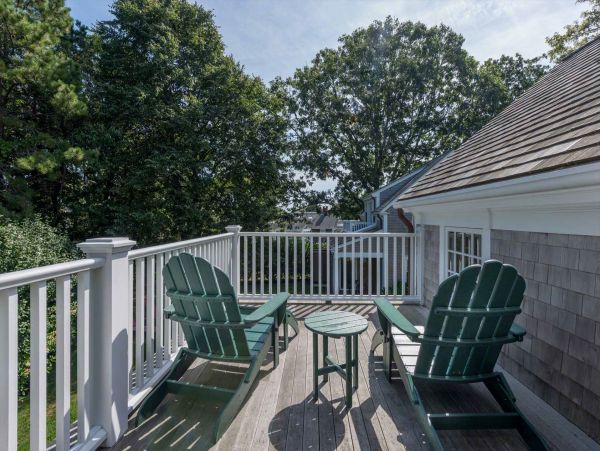 Cape Cod Home 994471