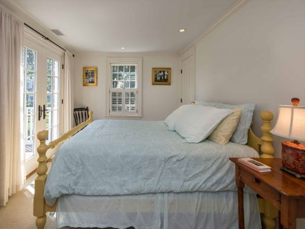 Cape Cod Home 994471