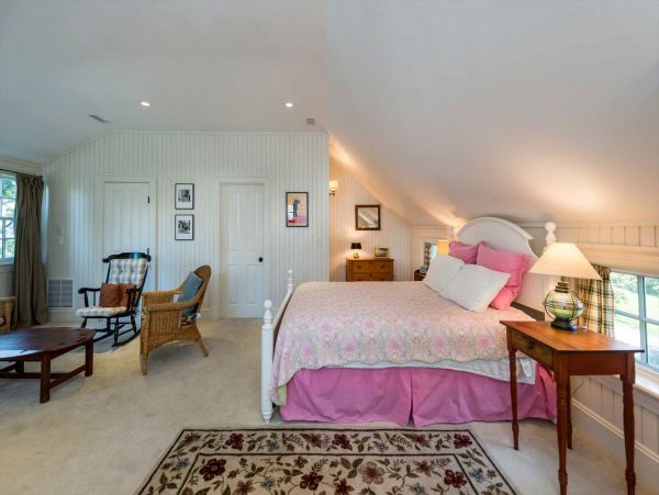 Cape Cod Home 994471