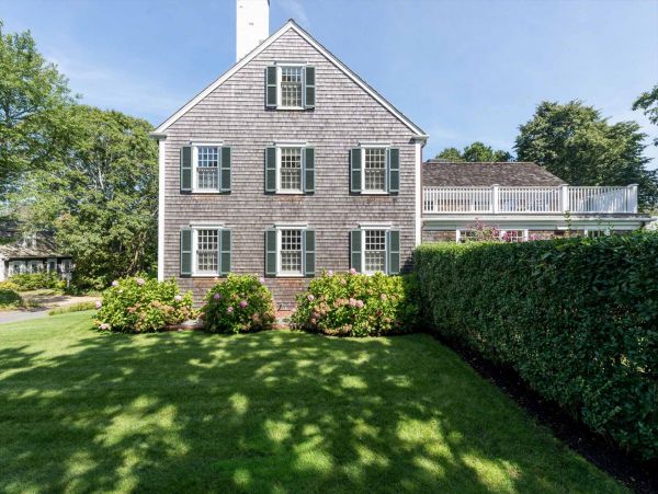Cape Cod Home 994471