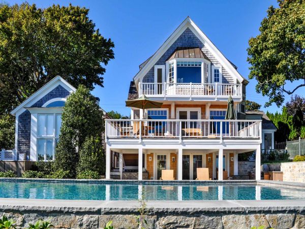 Cape Cod Home 994474