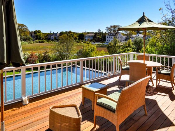 Cape Cod Home 994474
