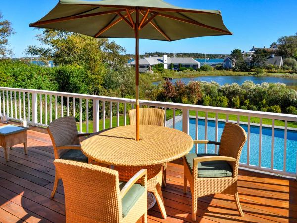 Cape Cod Home 994474
