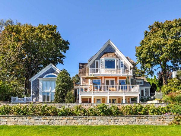 Cape Cod Home 994474