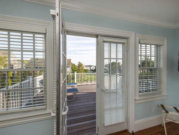 Cape Cod Home 994475