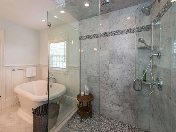 Cape Cod Home 994475
