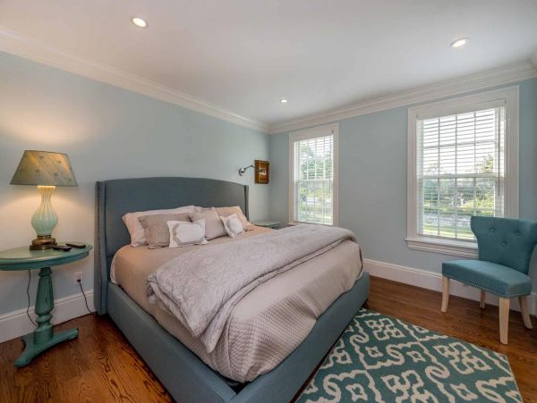 Cape Cod Home 994475
