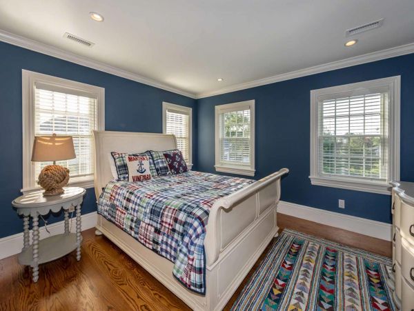 Cape Cod Home 994475