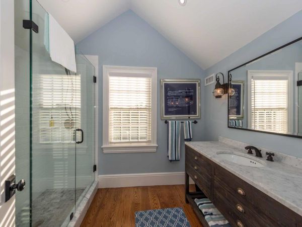 Cape Cod Home 994475