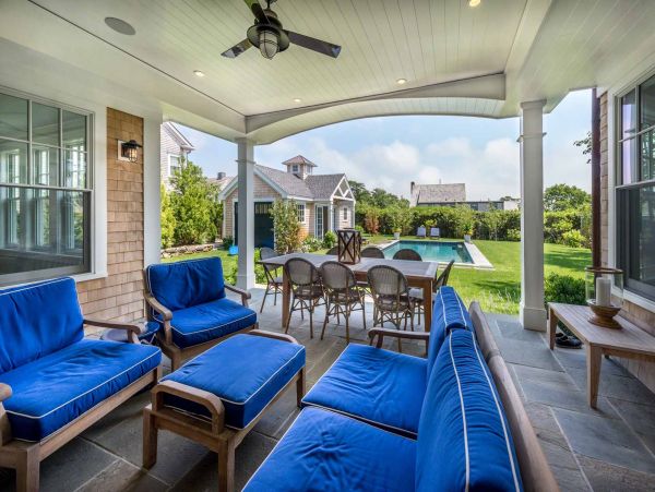 Cape Cod Home 994477