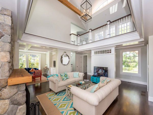 Cape Cod Home 994477