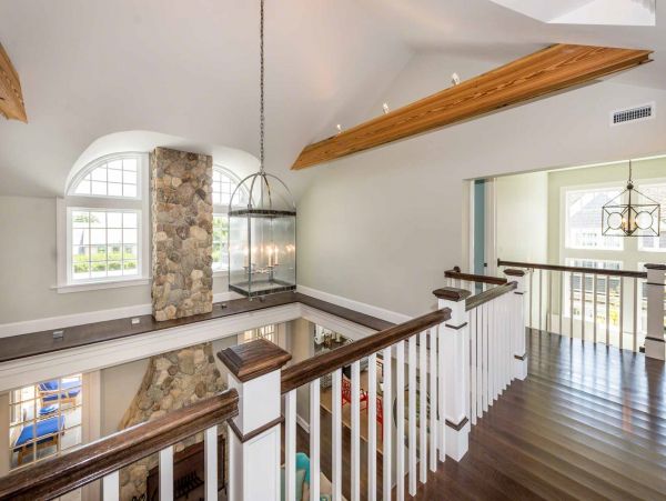 Cape Cod Home 994477