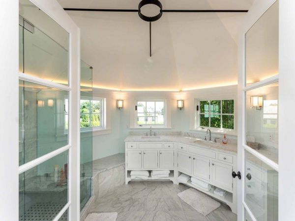 Cape Cod Home 994477