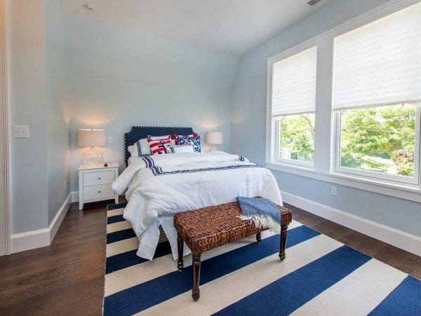 Cape Cod Home 994477